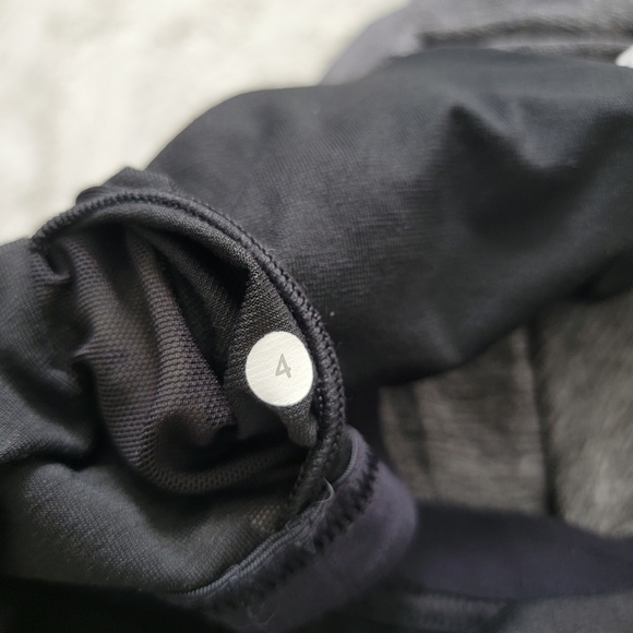 Lululemon Run Back On Track Tank Black Polar Cream Size 4 - Picture 15 of 15
